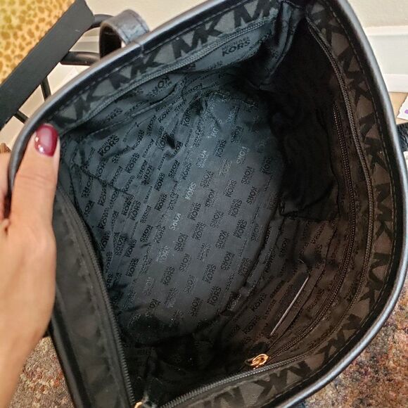 Michael Kors Canvas Signature Tote Bag - Picture 11 of 12